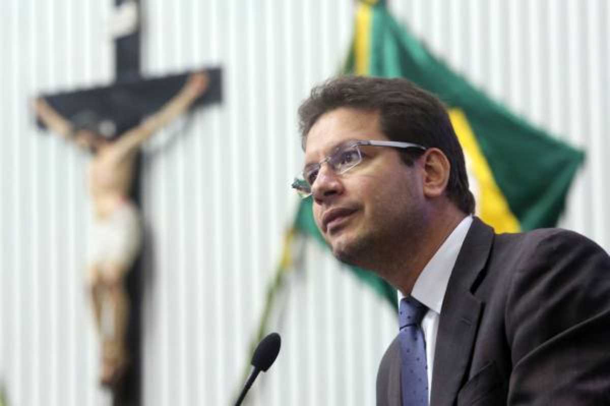 Deputado estadual Renato Roseno durante pronunciamento na tribuna da Assembleia Legislativa