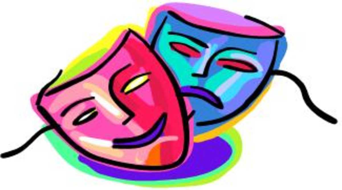 Duas máscaras coloridas usadas em fantasias de Carnaval