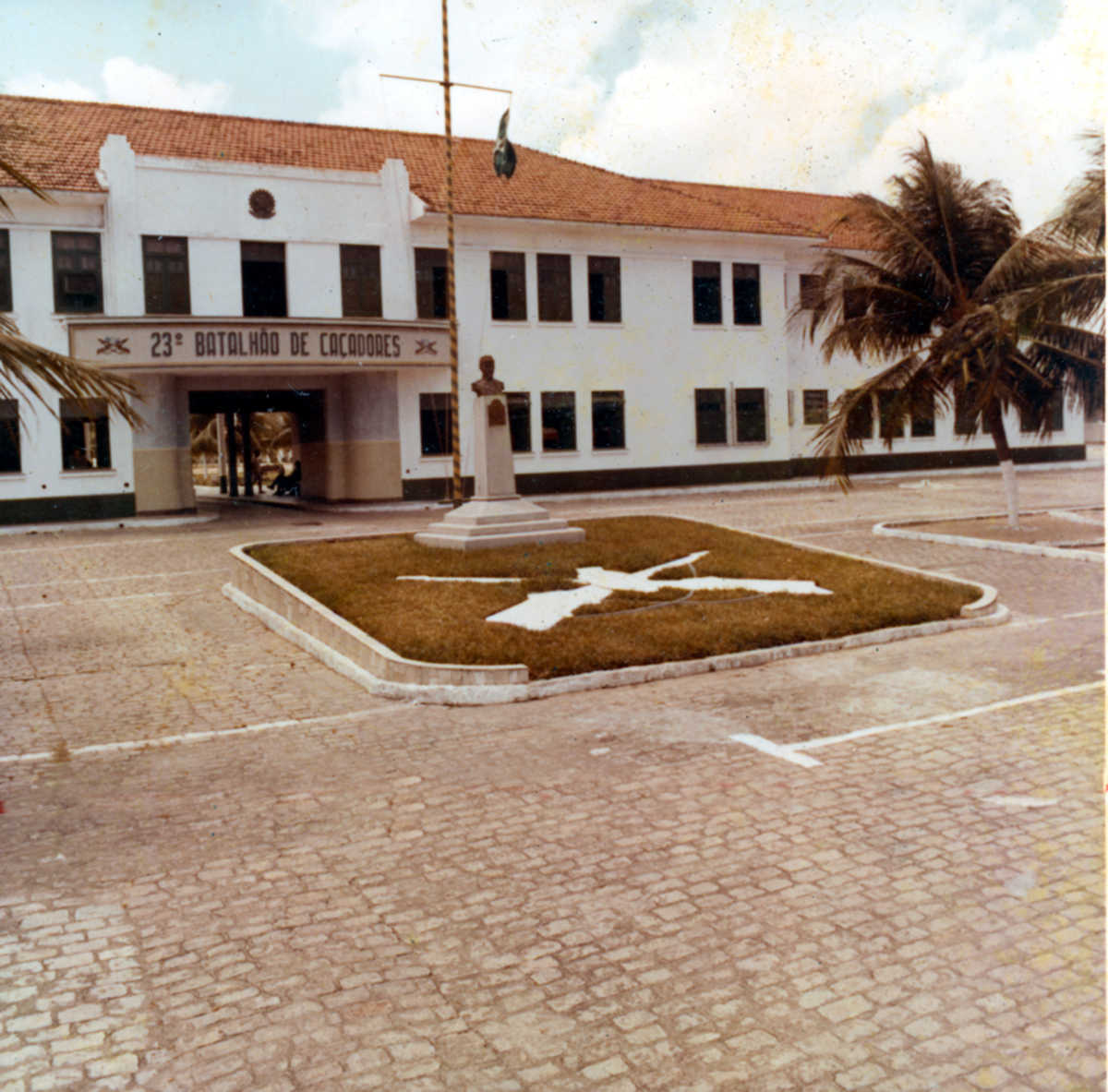 Fachada do Quartel do 23º Batalhão de Caçadores, em Fortaleza