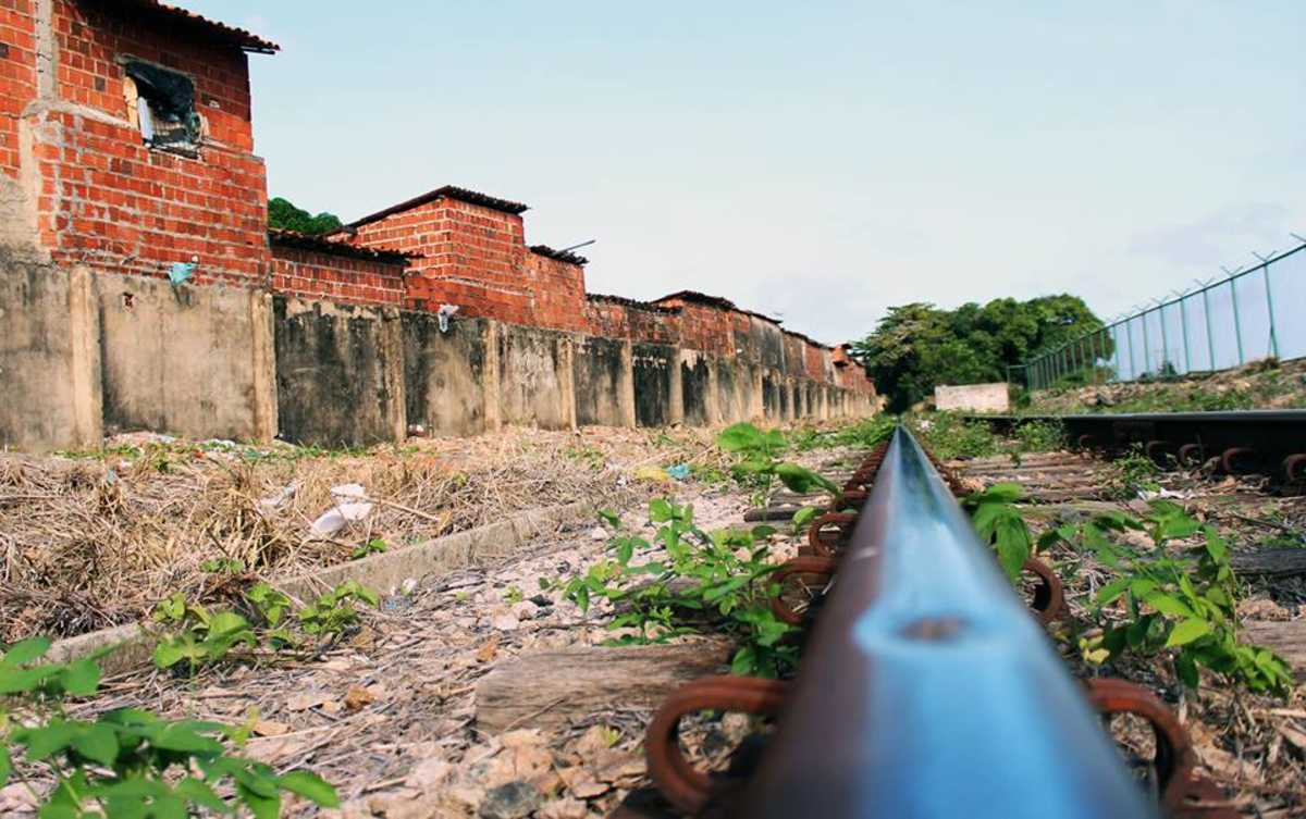 Trecho de uma linha férrea por onde o Veículo Leve sobre Trilhos deve passar